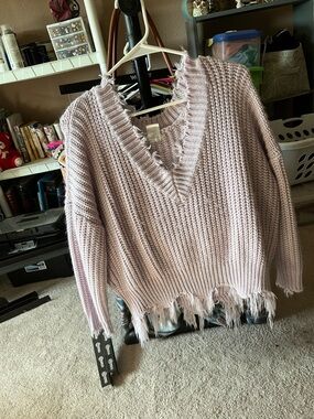 Distressed V-Neck Chunky Knit Sweater - Light Lavender